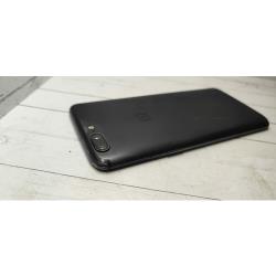 Смартфон OnePlus 5 6 / 64 ГБ Global, черный
