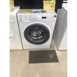 Стиральная машина Hotpoint VMUF 501 B, белый