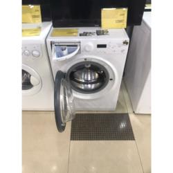 Стиральная машина Hotpoint VMUF 501 B, белый